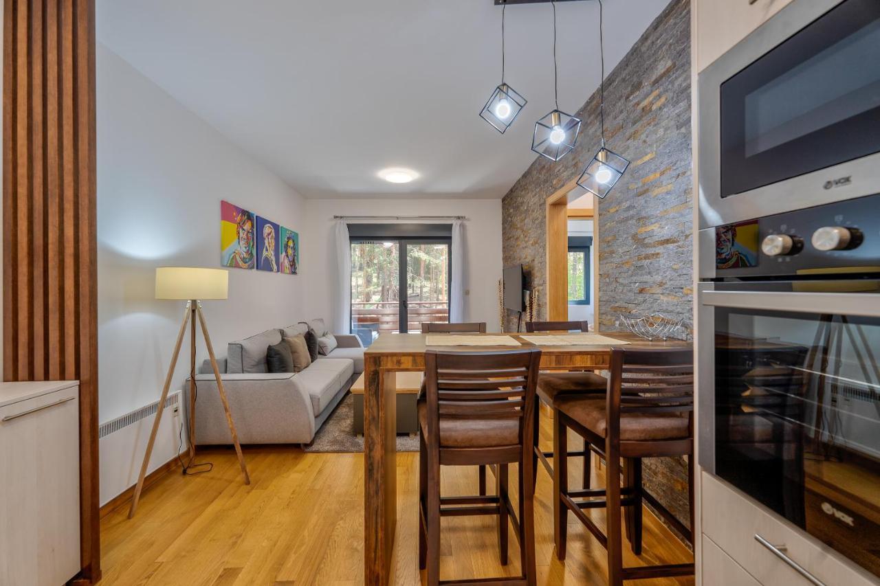 Vila Pekovic Green, Pine Trees View 2 Bedrooms Apartment ズラティボール エクステリア 写真